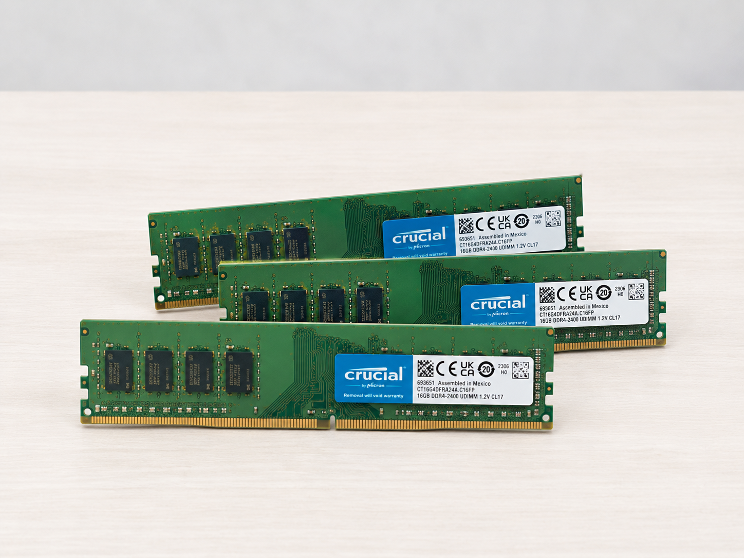 Crucial 16GB Desktop RAM DDR4 2400U Arbeitsspeicher CT16G4DFD824A